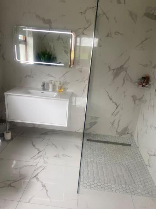 Modern Apartment At Croagh Patrick Westport Ngoại thất bức ảnh